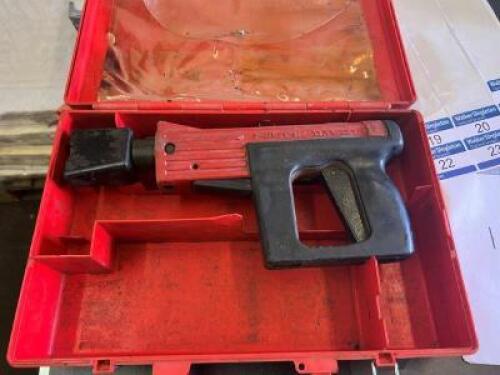 HILTI DX650 Powder Actuated Nail Gun and Case