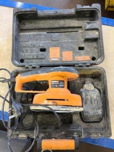 WORX WX240FS Orbital Pad Sander (240v) and Case