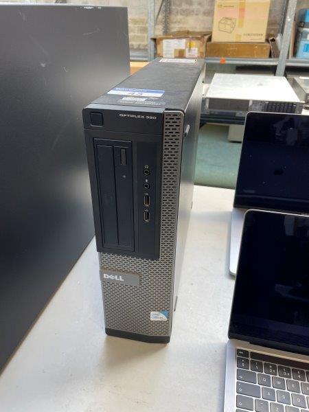 DELL Desktop PC; Model: OptiPlex 390; Processor: GenuineIntel, Intel(R)  Celeron(R) CPU G530 @ 2.40GHz, Cores: 2, Stepping: 7, Nominal speed:  2400MHz, Max speed: 4000MHz, External Clock: 100 MHz; Memory: 8192MB,  Occupied memory