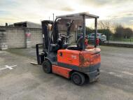 TOYOTA 6FB25 Electric Counter Balance Forklift Truck with Side Shift; Year: 1998; Hours: 23,005; Capacity: 2.5 Ton; Max Lift Height: 4500mm (H); Includes ELECTRIC RNERGIC Plus RX-M-40-60 Charging Unit - 6