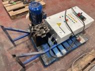 CONSTRUX Electrical and Hydraulic Free Standing Control Panel