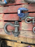 11 x Lifting Equipment to include 10 x Bow-Shackle & 1 x Horizontal 450Kg Plate Lifting Clamp (URN 17) - 5