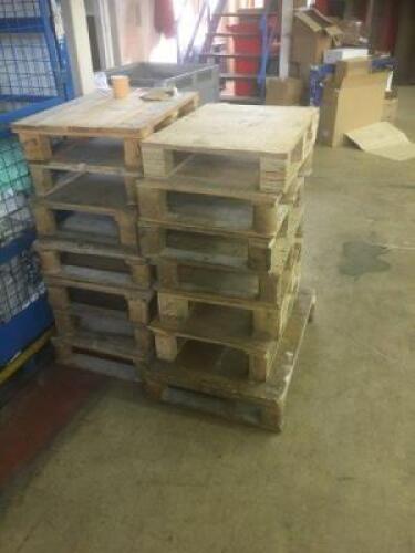 25 Timber Paper Pallets