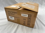 NEW HORIZON 203 White Hi-Fi Turntable System (URN 6) - 3