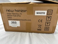 NEW HORIZON 203 White Hi-Fi Turntable System (URN 6) - 4