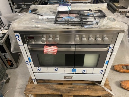 GUSTO Electrolux 5 Ring Gas Oven (Unopened)