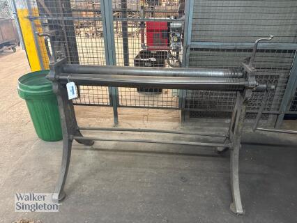 BESCO manual 4ft forming rollers