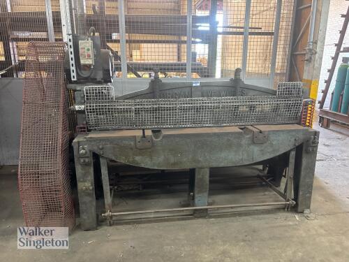 MORGAN guillotine 1.8m bed