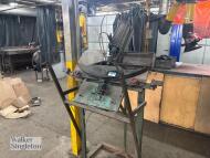 Hydraulic forming machine