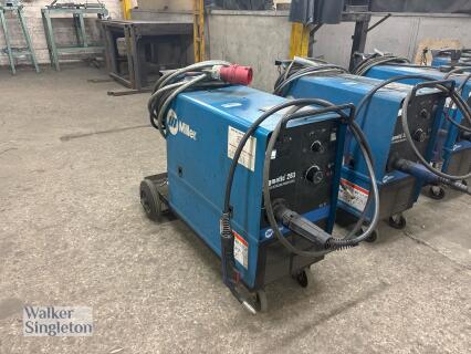 MILLER migrating 263 compact cv-dc mig welder