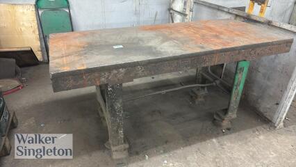 1.82m x 0.77m heavy duty metal welding bench