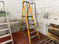 YOUNGMAN MEGASTEP 6 Tread Platform Step Ladder - 2
