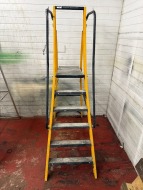 YOUNGMAN MEGASTEP 6 Tread Platform Step Ladder - 3
