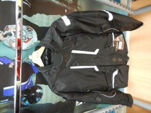 AKITO Terra Jacket Model: N/A Colour: Black Size: 2XL Approximate Retail Price (GBP):120 URN: WS11445