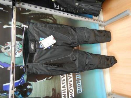 RK SPORTS Trousers Model: N/A Colour: Black Size: M Approximate Retail Price (GBP):70 URN: WS11288