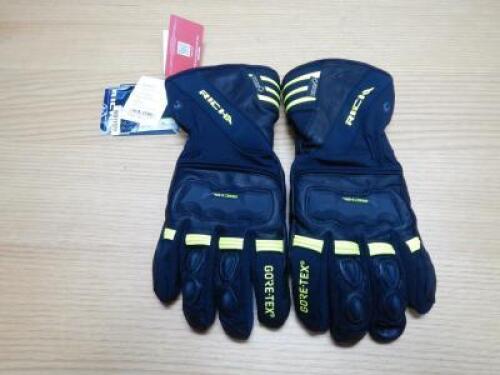 RICHA Cold Protector Gortex Gloves Model: N/A Colour: Black / Hi Vis Size: XXXL Approximate Retail Price (GBP):100 URN: WS11577