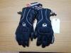 AKITO Station Gloves Model: N/A Colour: Black Size: XL Approximate Retail Price (GBP):35 URN: WS11945