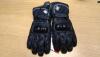 AKITO Python Gloves Model: N/A Colour: Black Size: XS Approximate Retail Price (GBP):30 URN: WS11933