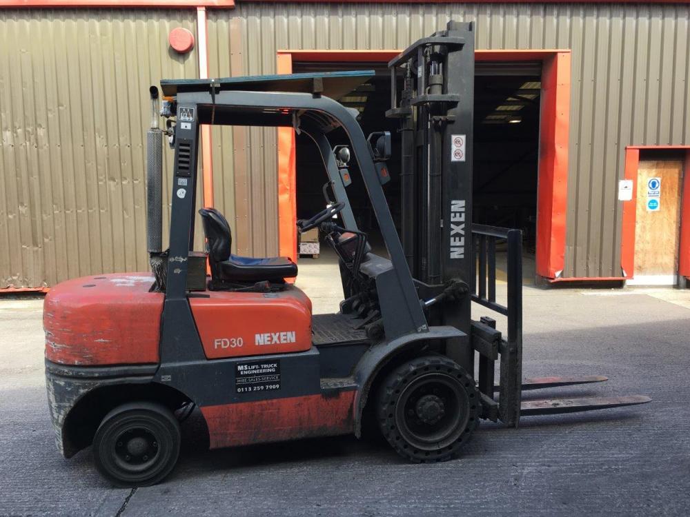 Nexen Fd30 Diesel Fork Lift Truck With Double Mast And Side Shift Reach 4m High Capacity 2 770kg Hours 13 917 6 Serial Number Y322839 Price Estimate