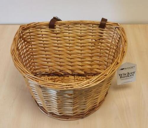 632 x Wicker Baskets for traditional adult bicycles (in 32 boxes); Location: