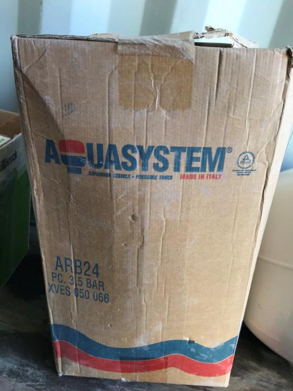 4 X Aquasystem Ar35 Expansion Vessel Capacity 35 Litre Max Pressure 10bar Price Estimate