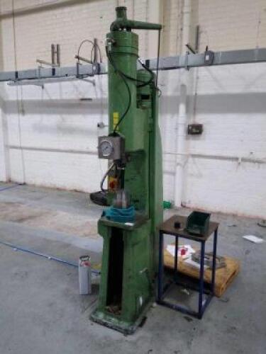 DRUMMOND Electraulic 12Tonne Vertical Hydraulic Press