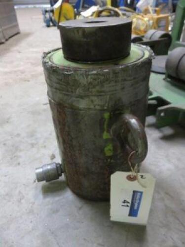 LARZEP 60 Ton Hollow Hydraulic Ram