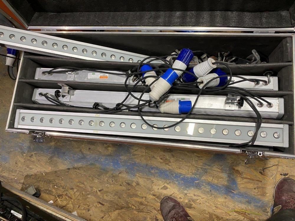 8 RGB IP65 Battens with Clamps and Case, IP Rated with 16a In and Out ...